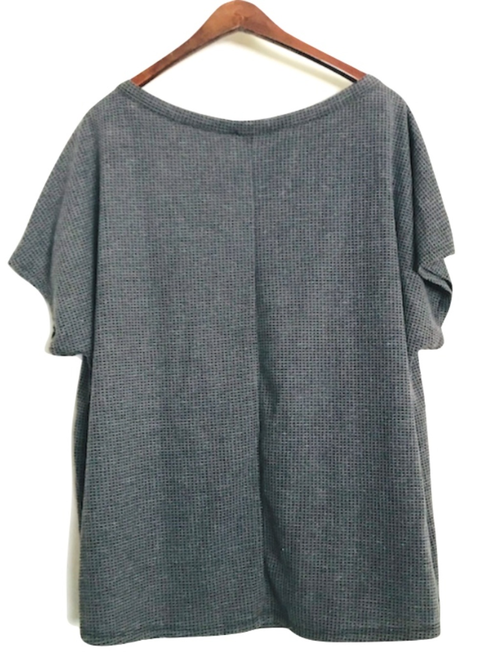 2/$29 Andree By Unit short sleeve knit top 1X grey - Picture 6 of 6